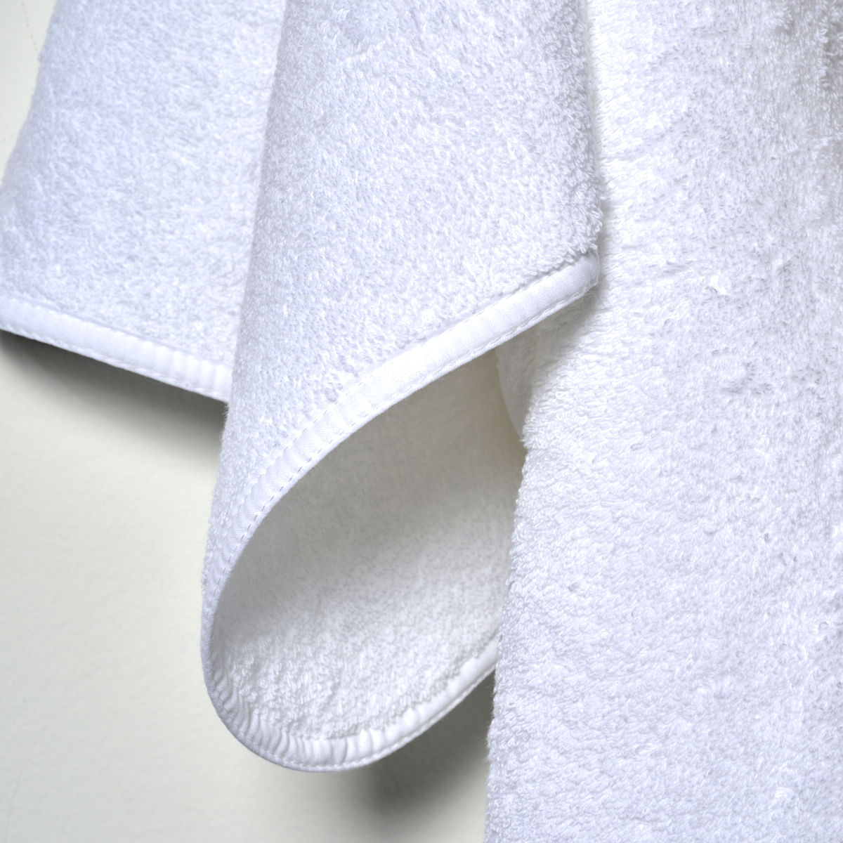 08 02 0021 Toalha rosto Lisboa Portuguesa Branco 002